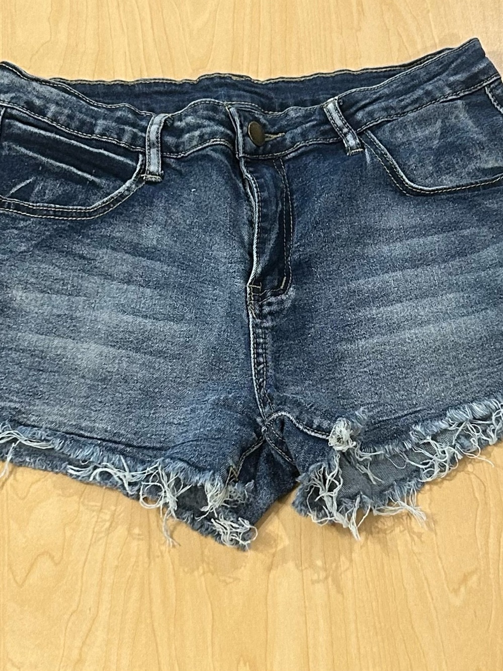 SHEIN Distressed Frayed Hem Denim Jean‎ Shorts